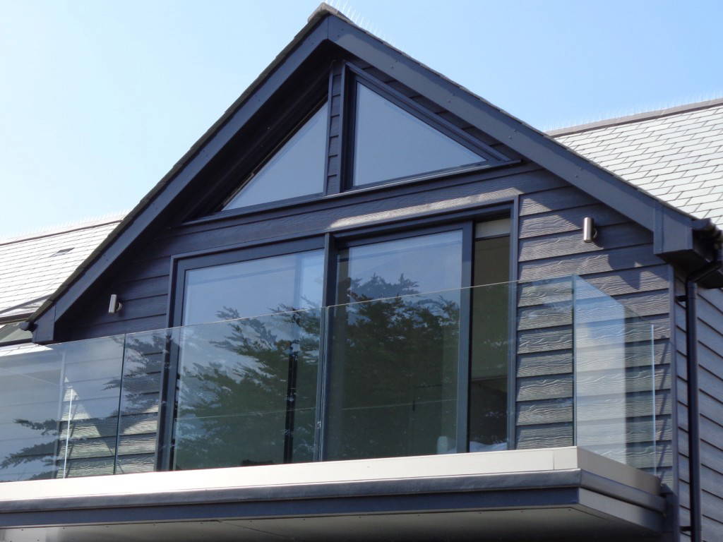 New build with aluminium doors and balcony glazing – double glazing in Newquay, Cornwall